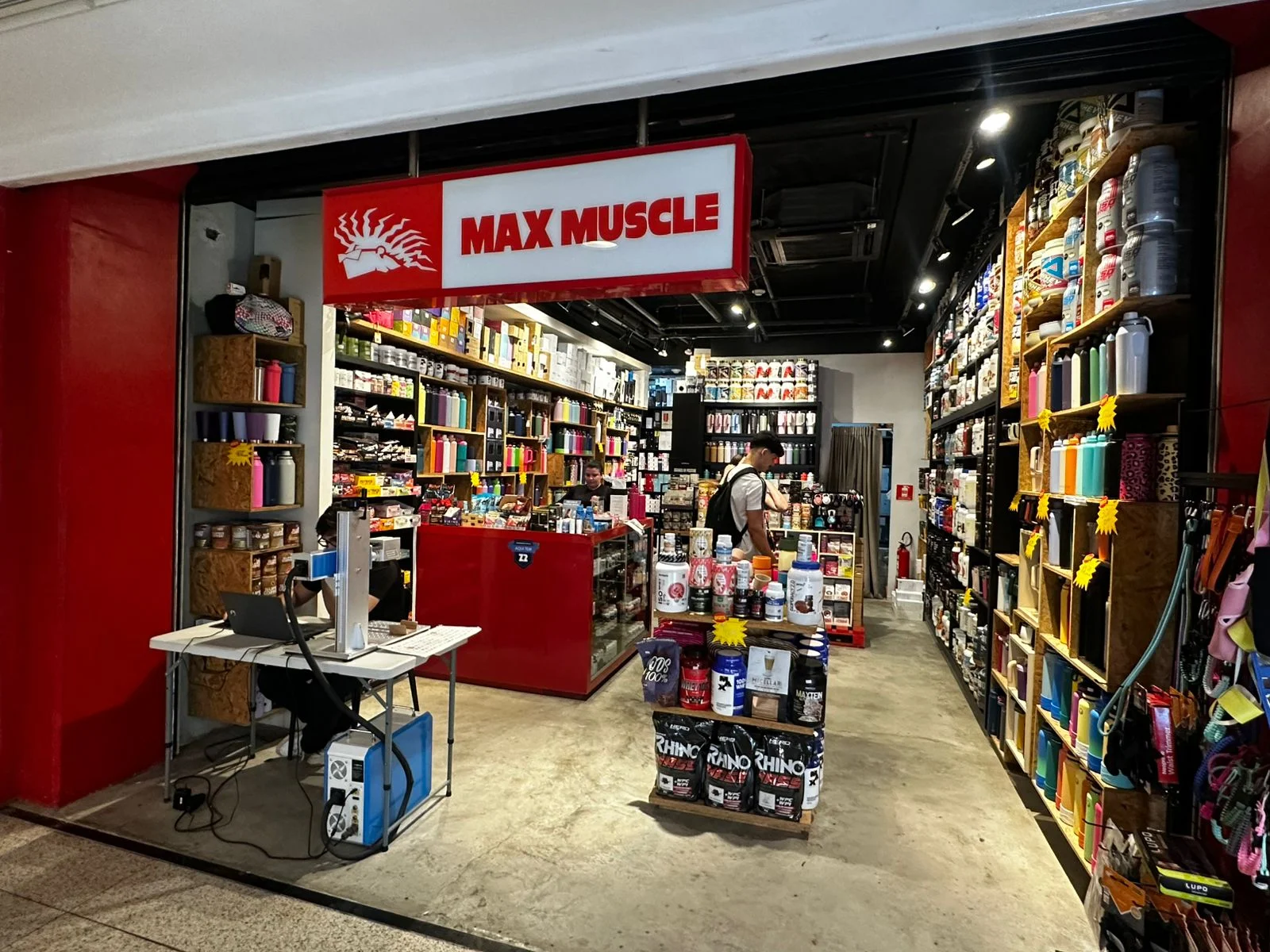 Suplementos e acessórios na Max Muscle