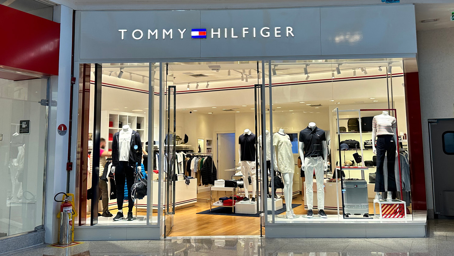 TOMMY HILFIGER