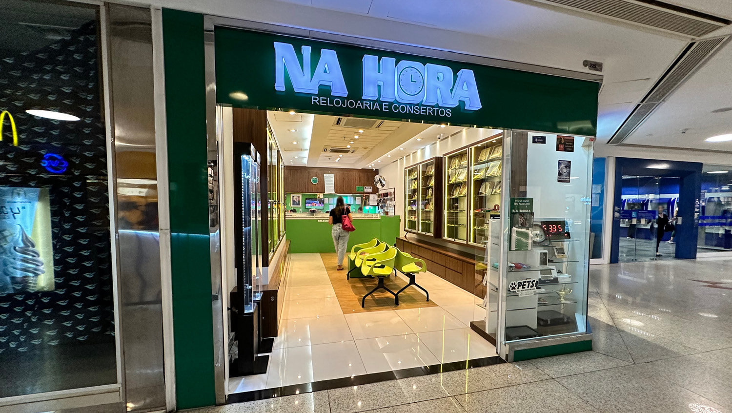 NA HORA
