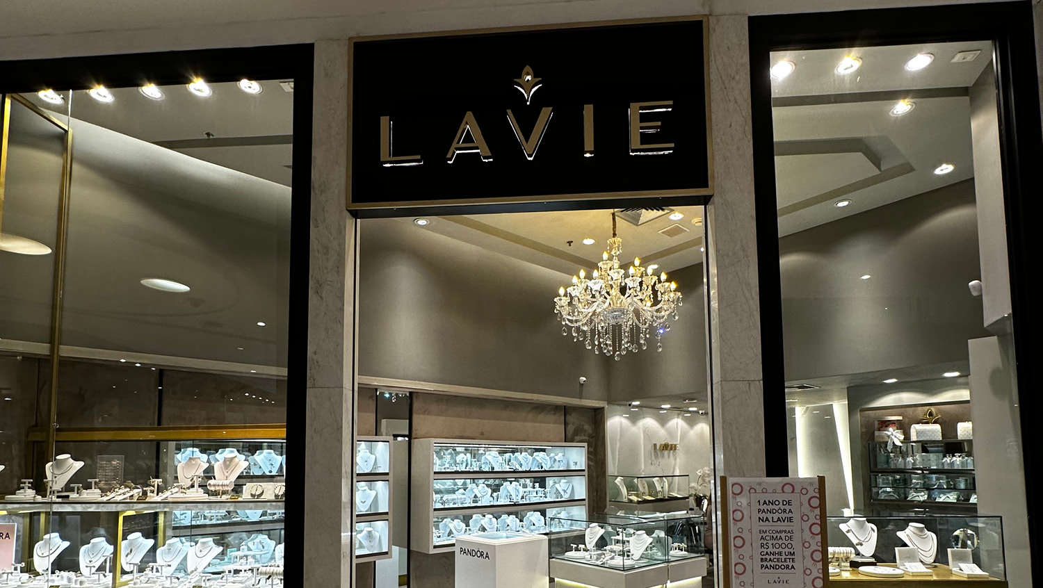 LAVIE
