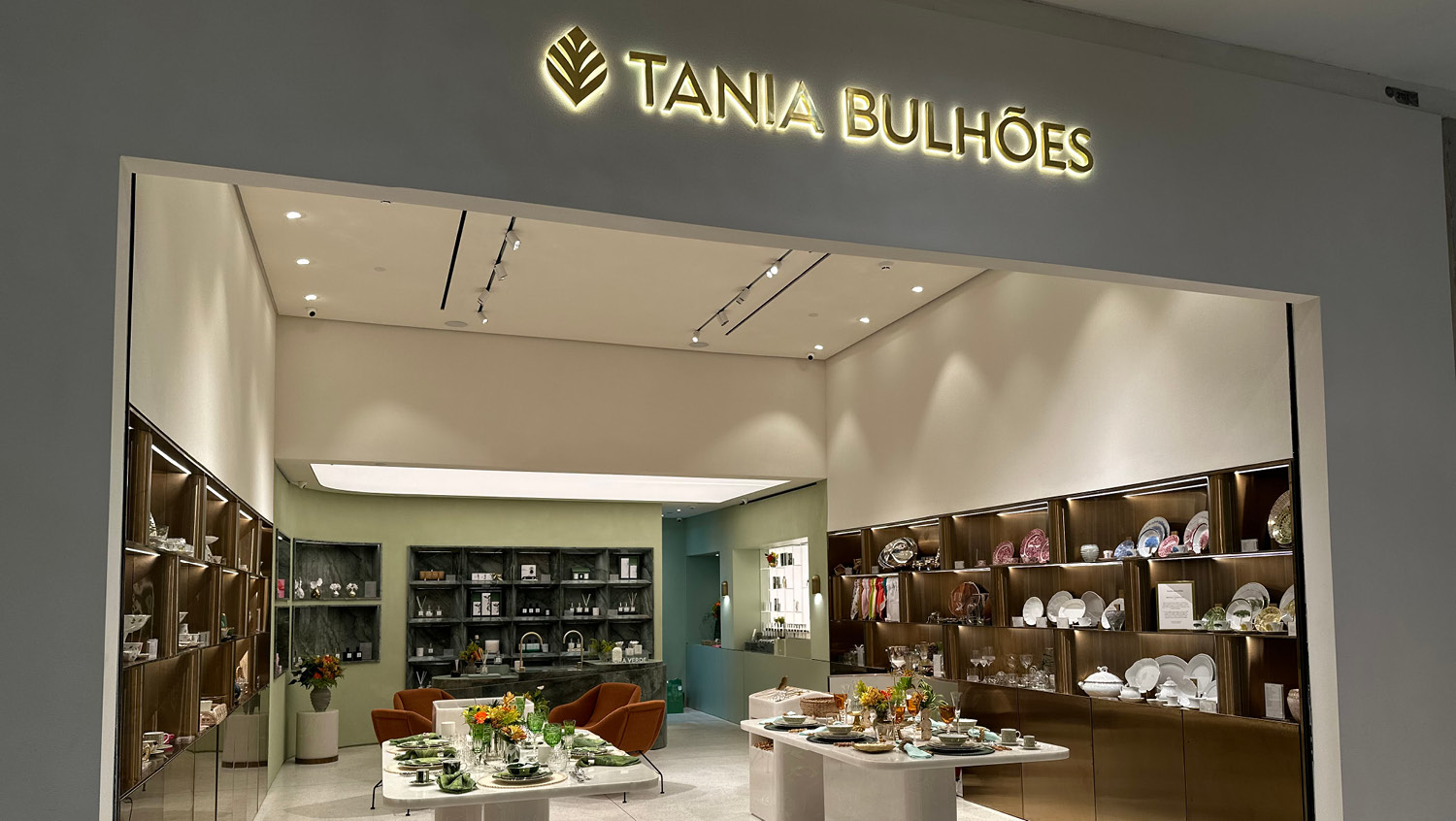 TANIA BULHÕES